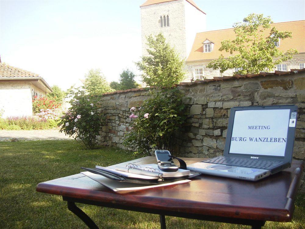 Hotel Burg Wanzleben ภายนอก รูปภาพ