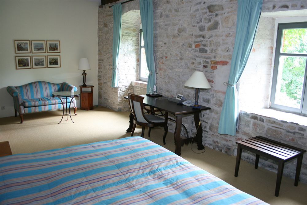 Hotel Burg Wanzleben ภายนอก รูปภาพ