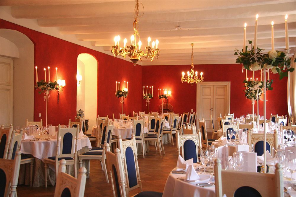Hotel Burg Wanzleben ภายนอก รูปภาพ