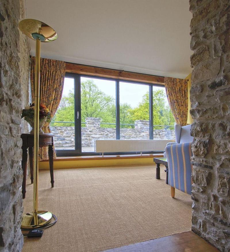 Hotel Burg Wanzleben ภายนอก รูปภาพ